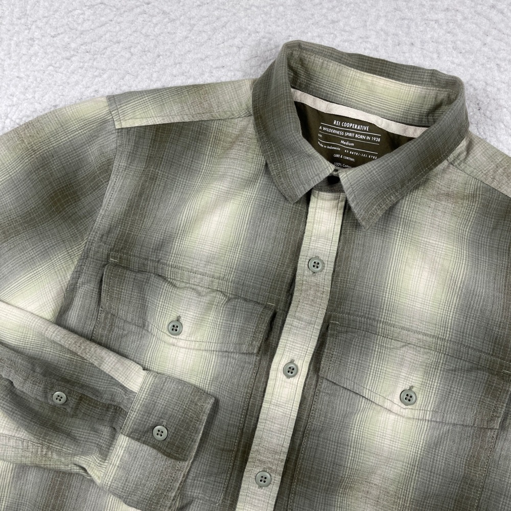 REI Cooperative Plaid Button Down Mens Medium Green Cotton Outdoor Utility Shirt